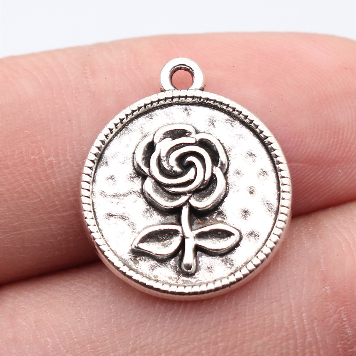 Vintage Fashion Patterns - 10pcs 21x18mm Antique Silver Color Rose