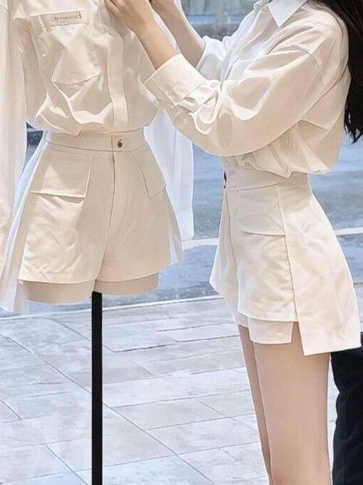 Fashionable White  Neck Shirt  - Vintage Fashion Pieces ulasan dan harga