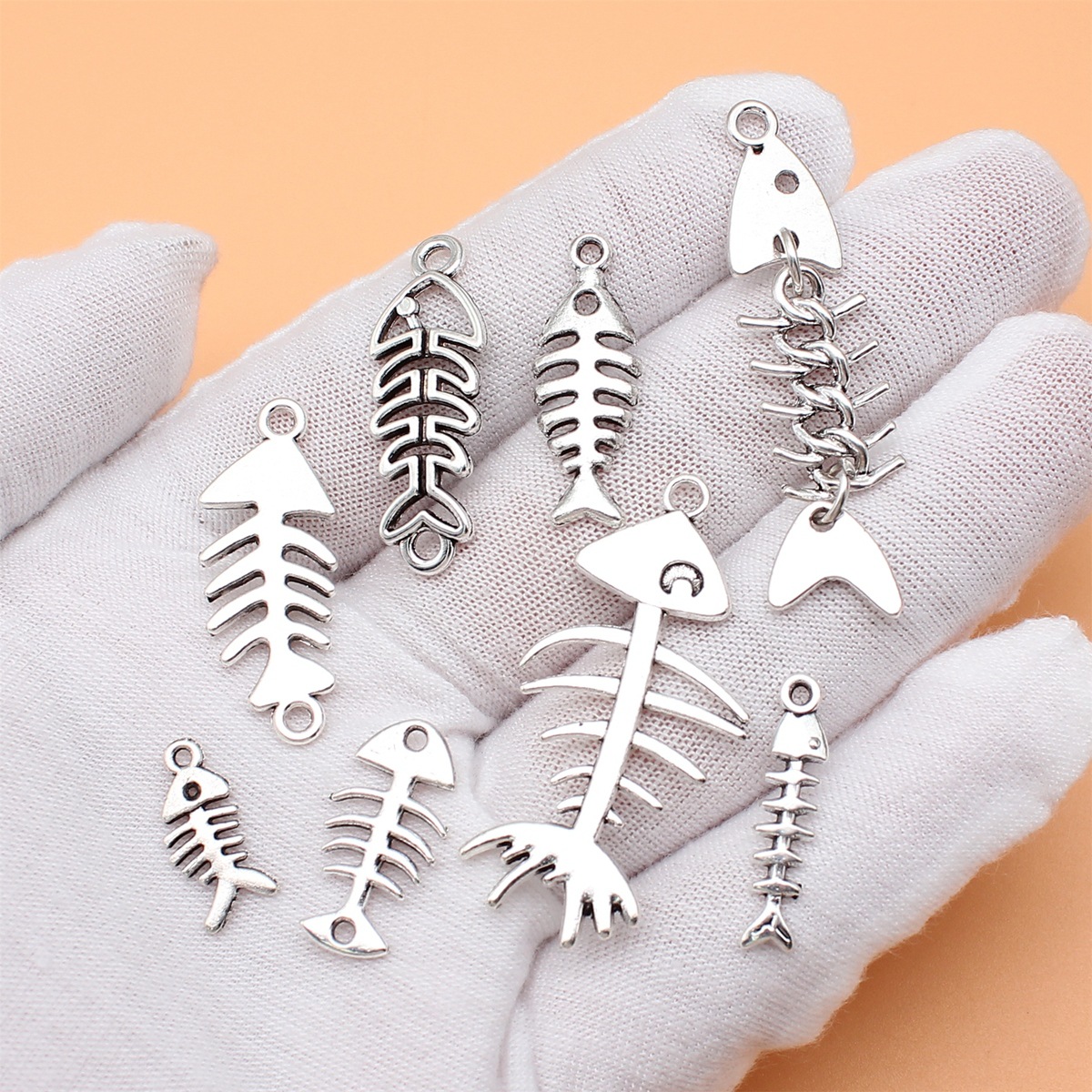 8pcs Antique Silver Color Fish - Vintage Fashion Collection ulasan dan harga