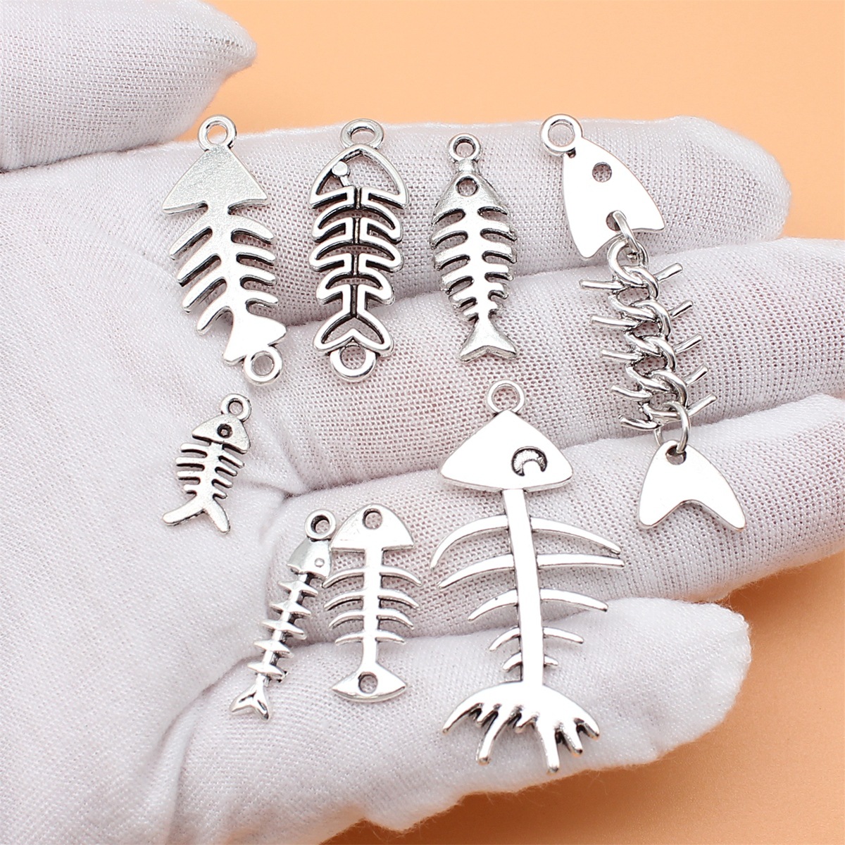 8pcs Antique Silver Color Fish - Vintage Fashion Collection ulasan dan harga